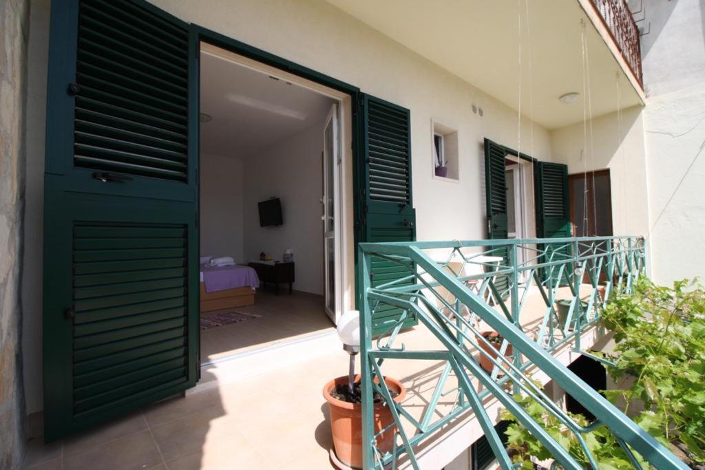 Privatna Soba Gita Apartman Sumartin Kültér fotó